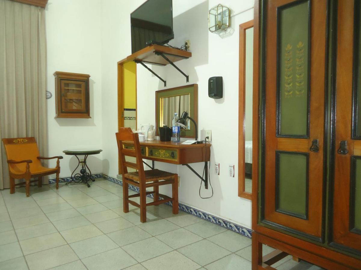 Hotel Concierge Plaza Colima Kültér fotó