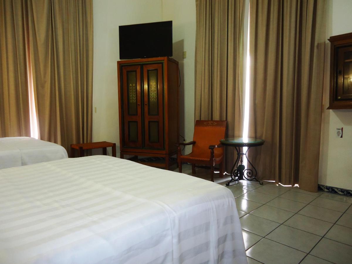 Hotel Concierge Plaza Colima Kültér fotó