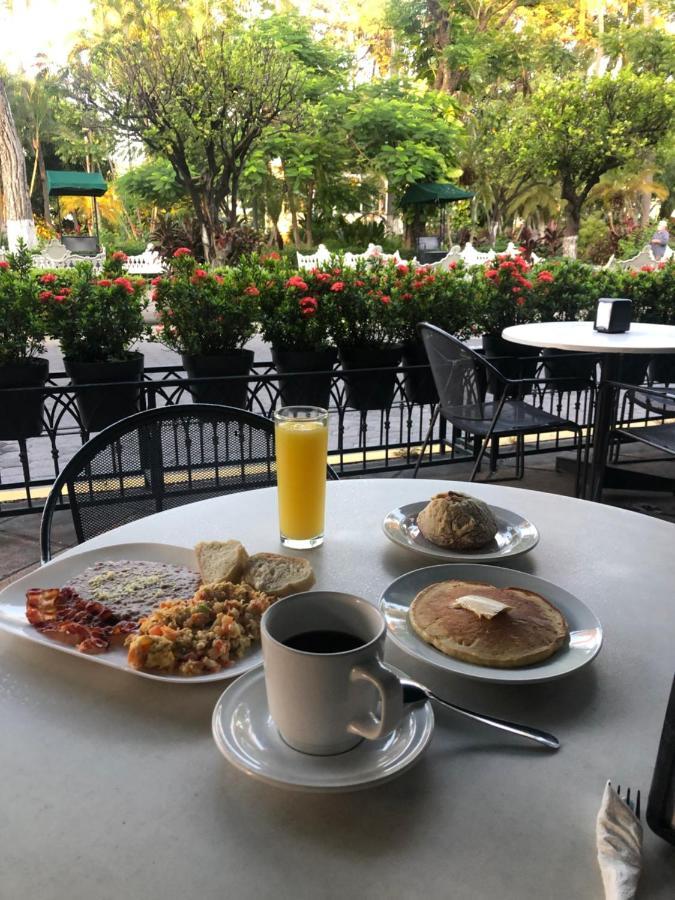 Hotel Concierge Plaza Colima Kültér fotó