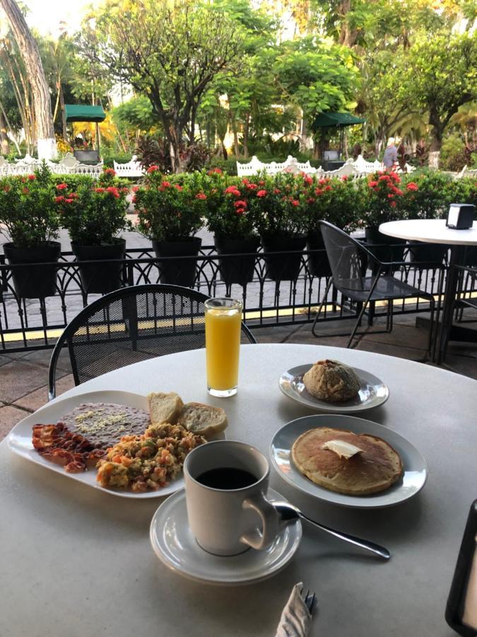 Hotel Concierge Plaza Colima Kültér fotó