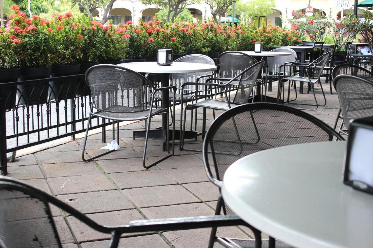 Hotel Concierge Plaza Colima Kültér fotó