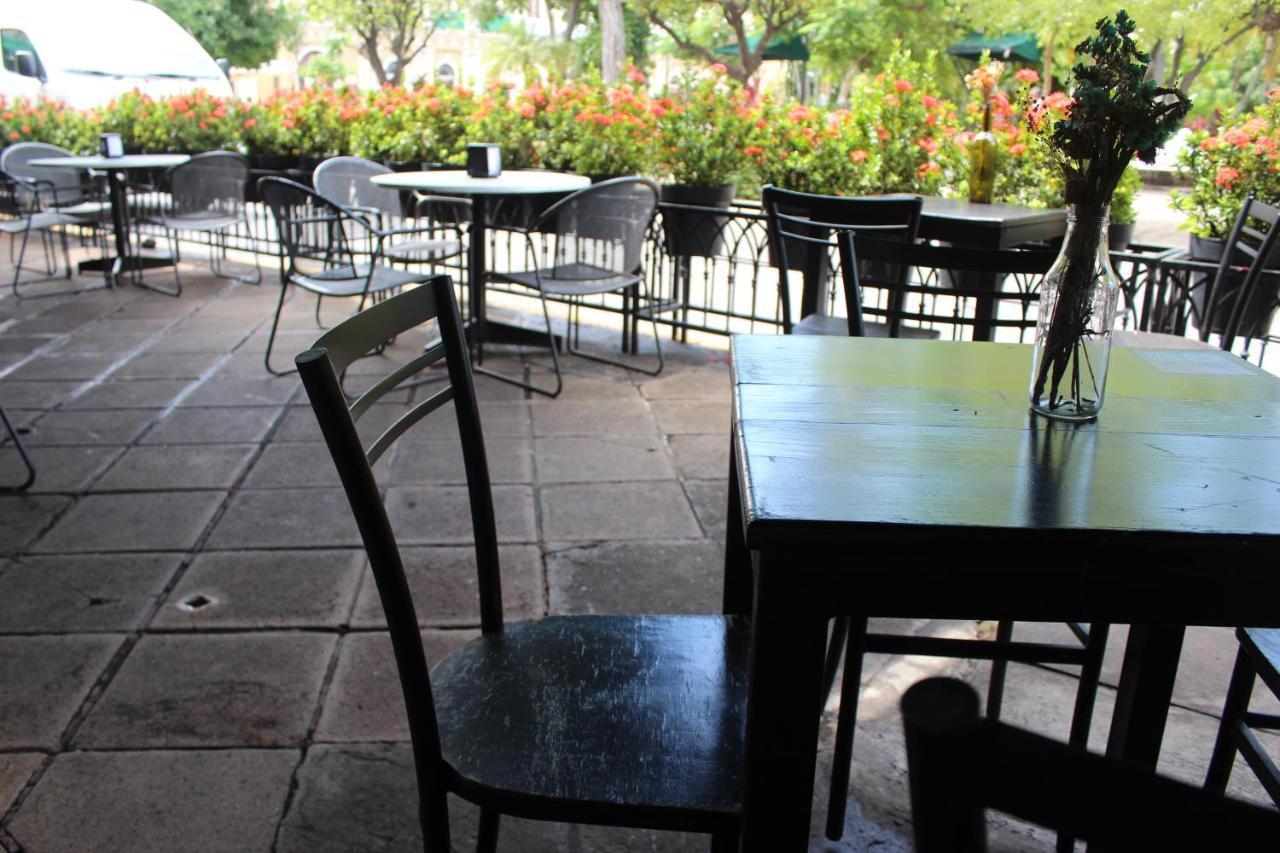Hotel Concierge Plaza Colima Kültér fotó