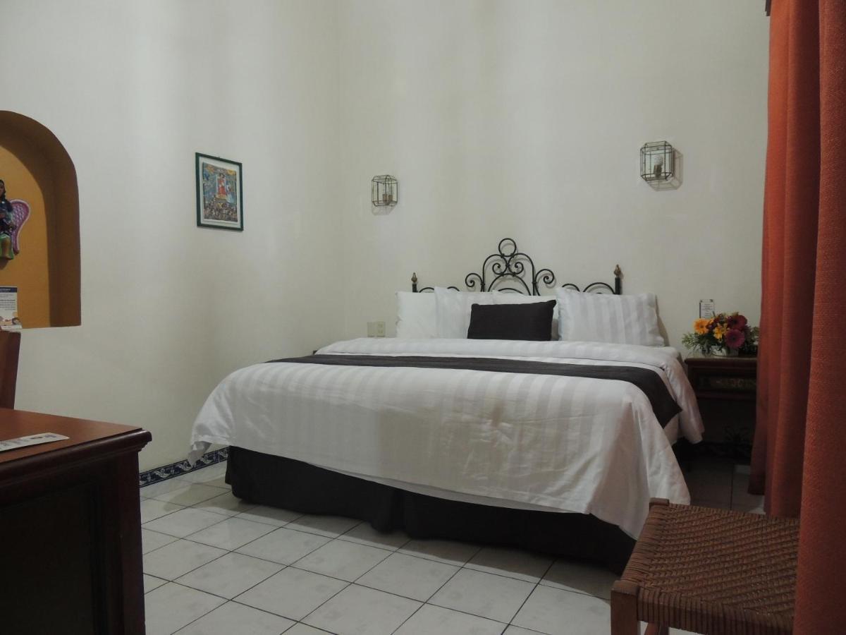 Hotel Concierge Plaza Colima Kültér fotó