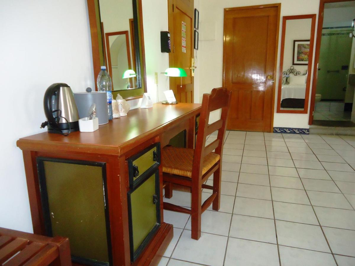 Hotel Concierge Plaza Colima Kültér fotó