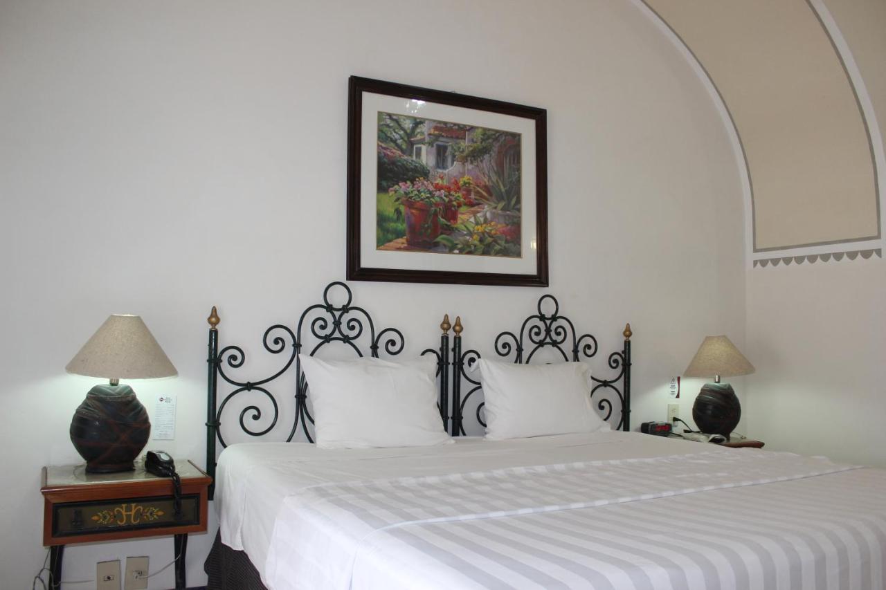 Hotel Concierge Plaza Colima Kültér fotó