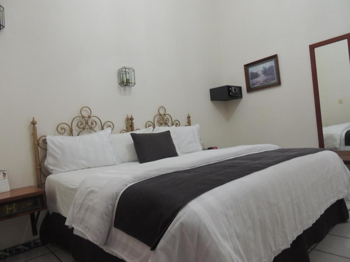 Hotel Concierge Plaza Colima Kültér fotó
